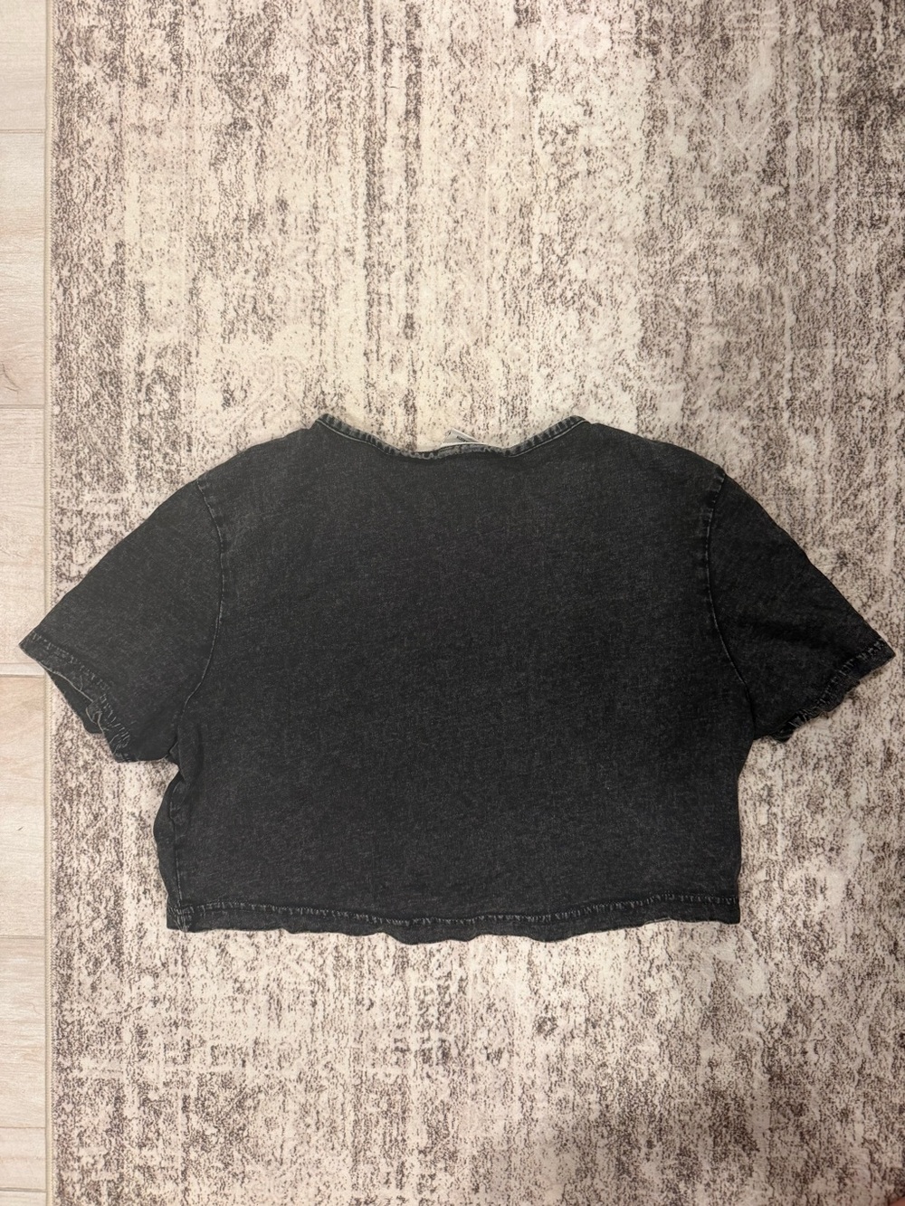 Gymshark Washed Black Cropped Tee - Picture 2 of 2